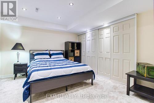 382 Montreal Circle, Hamilton, ON - Indoor Photo Showing Bedroom