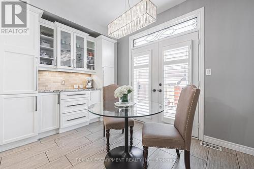 97 Chartwell Circle, Hamilton, ON - Indoor Photo Showing Dining Room