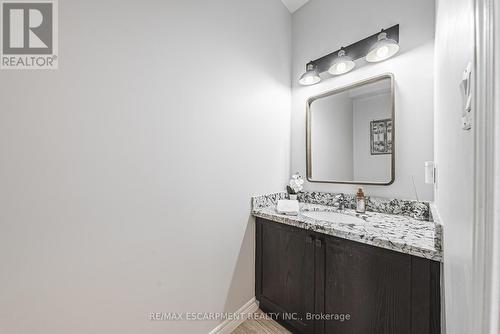 97 Chartwell Circle, Hamilton, ON - Indoor Photo Showing Bathroom