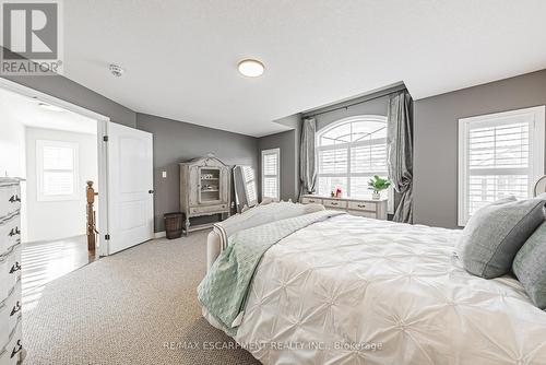 97 Chartwell Circle, Hamilton, ON - Indoor Photo Showing Bedroom