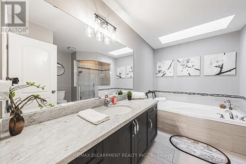 97 Chartwell Circle, Hamilton, ON - Indoor Photo Showing Bathroom