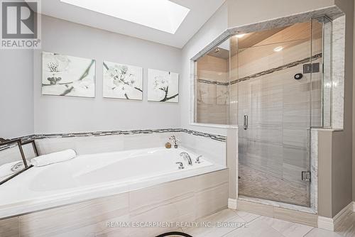 97 Chartwell Circle, Hamilton, ON - Indoor Photo Showing Bathroom