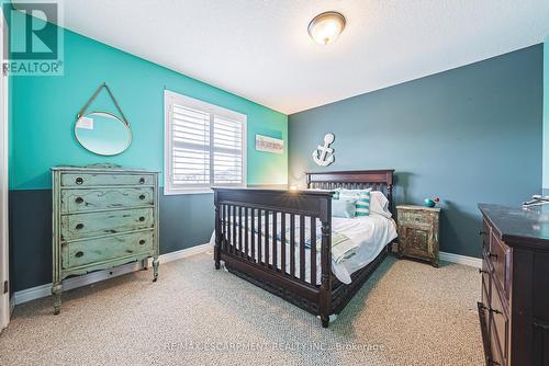 97 Chartwell Circle, Hamilton, ON - Indoor Photo Showing Bedroom