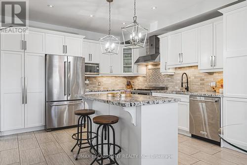 97 Chartwell Circle, Hamilton, ON - Indoor Photo Showing Kitchen With Upgraded Kitchen