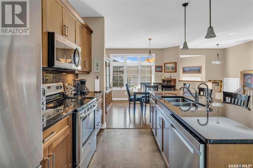 1637 Canterbury Lane, Regina, SK - Indoor Photo Showing Kitchen With Double Sink With Upgraded Kitchen