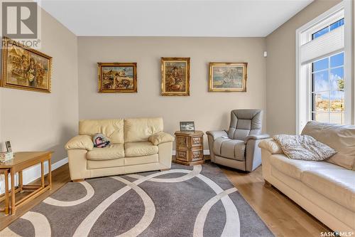 1637 Canterbury Lane, Regina, SK - Indoor Photo Showing Living Room