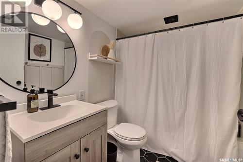 4100 Montague Street, Regina, SK - Indoor Photo Showing Bathroom