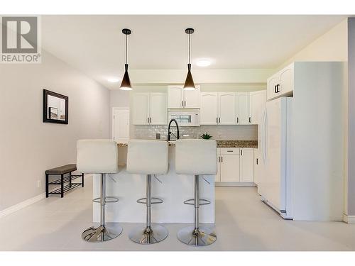 2523 Shannon View Drive Unit# 106, West Kelowna, BC - Indoor Photo Showing Kitchen With Upgraded Kitchen