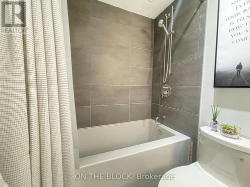 509 - 185 Roehampton Avenue, Toronto, ON - Indoor Photo Showing Bathroom