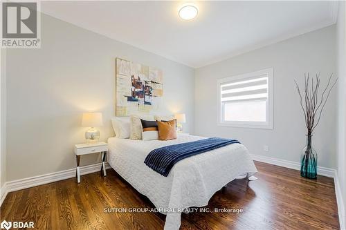 88 Edwards Drive, Barrie, ON - Indoor Photo Showing Bedroom