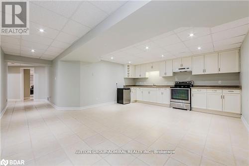 88 Edwards Drive, Barrie, ON - Indoor Photo Showing Kitchen