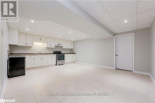 88 Edwards Drive, Barrie, ON - Indoor Photo Showing Kitchen