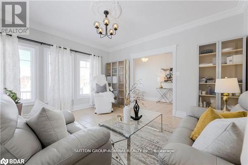 88 Edwards Drive, Barrie, ON - Indoor Photo Showing Living Room