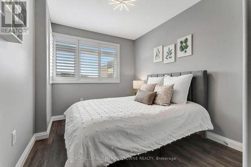 20 - 35 Midhurst Heights, Hamilton, ON - Indoor Photo Showing Bedroom