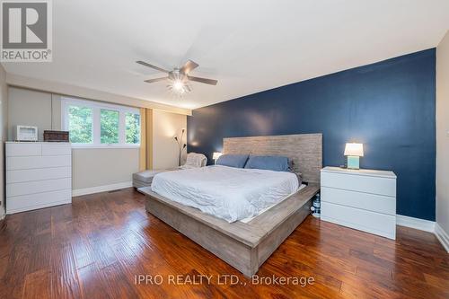 447 Edgeworth Road, Mississauga, ON - Indoor Photo Showing Bedroom