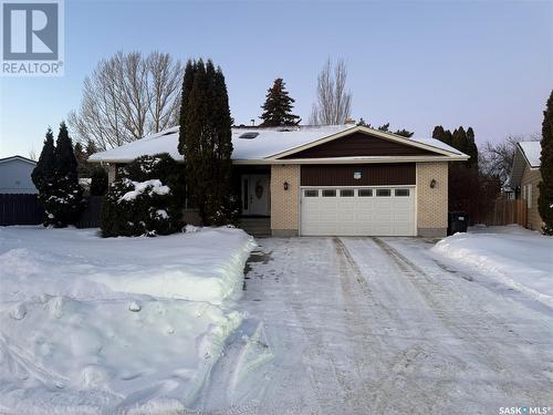 230 Highlands Place, Saskatoon, SK - Outdoor With Facade