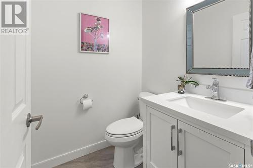 230 Highlands Place, Saskatoon, SK - Indoor Photo Showing Bathroom