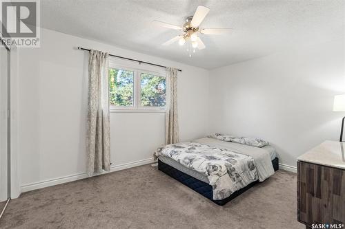 230 Highlands Place, Saskatoon, SK - Indoor Photo Showing Bedroom