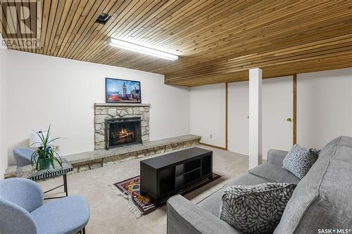 230 Highlands Place, Saskatoon, SK - Indoor Photo Showing Living Room With Fireplace