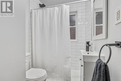 430 Brunswick Street, Hamilton, ON - Indoor Photo Showing Bathroom