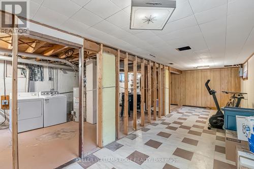 430 Brunswick Street, Hamilton, ON - Indoor Photo Showing Laundry Room