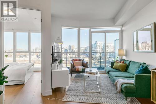 1502 - 50 Bruyeres Mews, Toronto, ON - Indoor Photo Showing Living Room