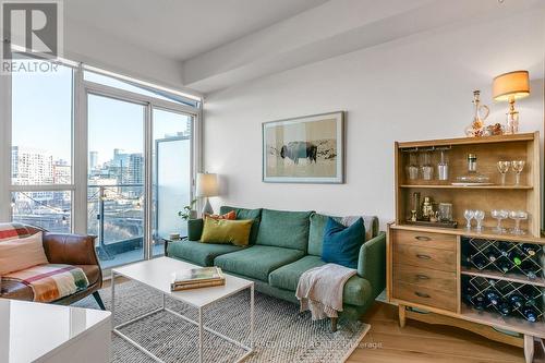 1502 - 50 Bruyeres Mews, Toronto, ON - Indoor Photo Showing Living Room