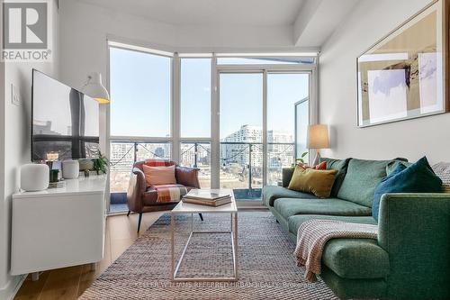 1502 - 50 Bruyeres Mews, Toronto, ON - Indoor Photo Showing Living Room