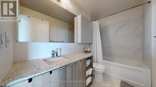 1005 - 31 Tippett Road, Toronto, ON - Indoor Photo Showing Bathroom