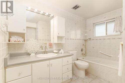 18 Amarillo Drive, Toronto, ON - Indoor Photo Showing Bathroom