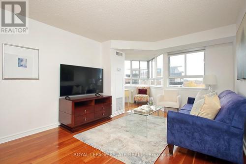 1006 - 4 Park Vista, Toronto, ON - Indoor Photo Showing Living Room