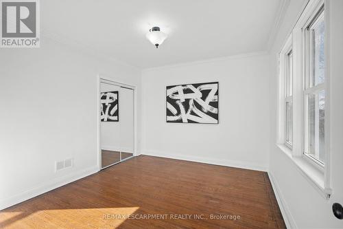 1053 Helena Street, Burlington, ON - Indoor Photo Showing Other Room