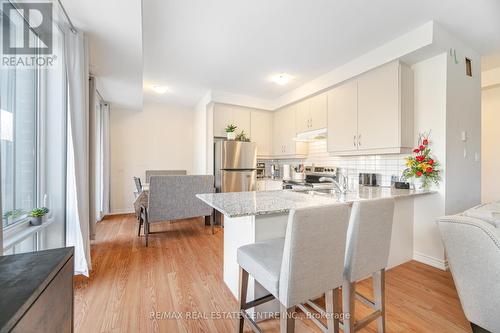 79 - 25 Knotsberry Circle, Brampton, ON - Indoor Photo Showing Kitchen With Upgraded Kitchen