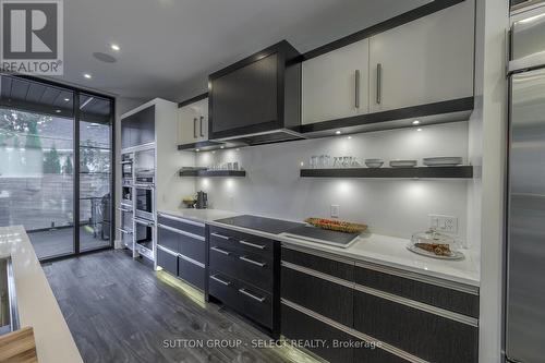 301 Waterstone Place, London, ON - Indoor Photo Showing Kitchen With Upgraded Kitchen