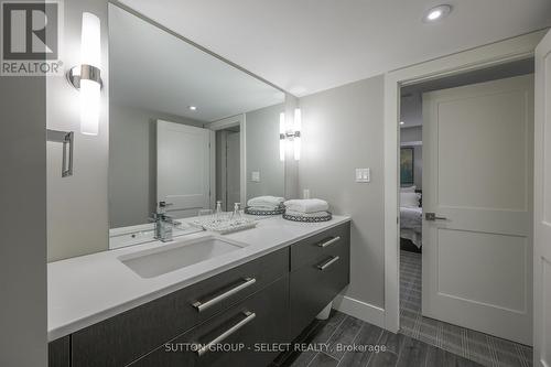 301 Waterstone Place, London, ON - Indoor Photo Showing Bathroom