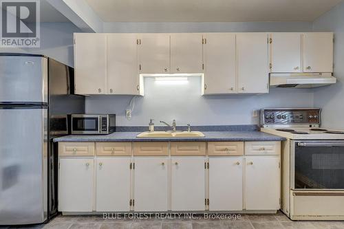 30 - 775 Osgoode Drive, London, ON - Indoor Photo Showing Kitchen