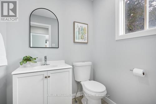 4 Greer Street, Ottawa, ON - Indoor Photo Showing Bathroom