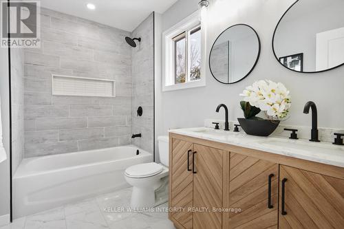 4 Greer Street, Ottawa, ON - Indoor Photo Showing Bathroom