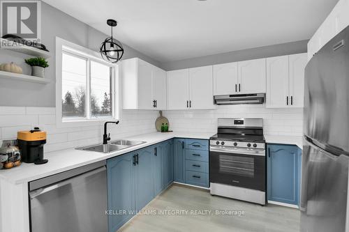 4 Greer Street, Ottawa, ON - Indoor Photo Showing Kitchen With Double Sink