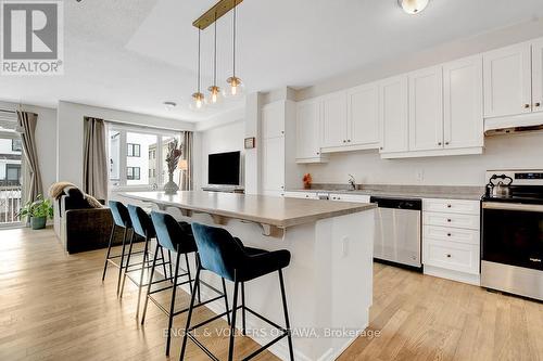 13 Caspian Row, Ottawa, ON - Indoor Photo Showing Kitchen With Upgraded Kitchen