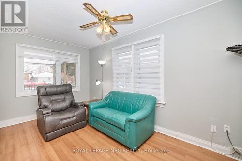 86 Mcalpine Avenue S, Welland (773 - Lincoln/Crowland), ON - Indoor Photo Showing Living Room