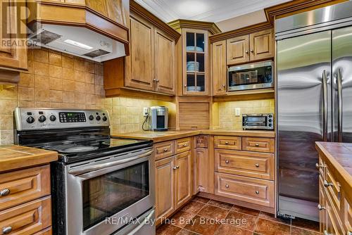 5335 Cosentino Gardens, Mississauga (Hurontario), ON - Indoor Photo Showing Kitchen