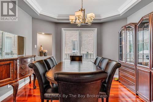 5335 Cosentino Gardens, Mississauga (Hurontario), ON - Indoor Photo Showing Dining Room