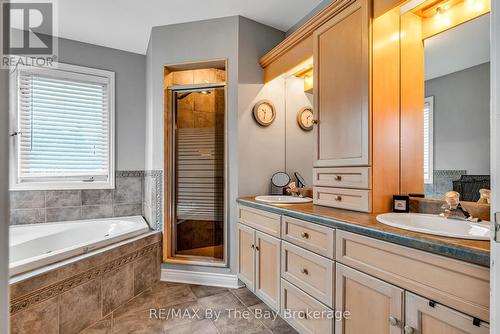 5335 Cosentino Gardens, Mississauga (Hurontario), ON - Indoor Photo Showing Bathroom