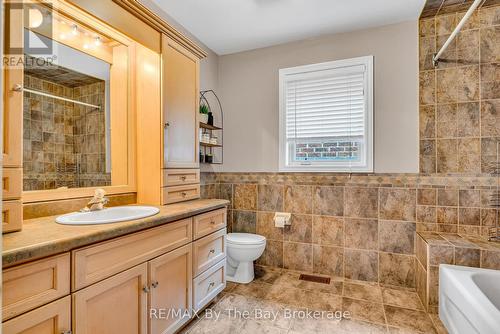 5335 Cosentino Gardens, Mississauga (Hurontario), ON - Indoor Photo Showing Bathroom