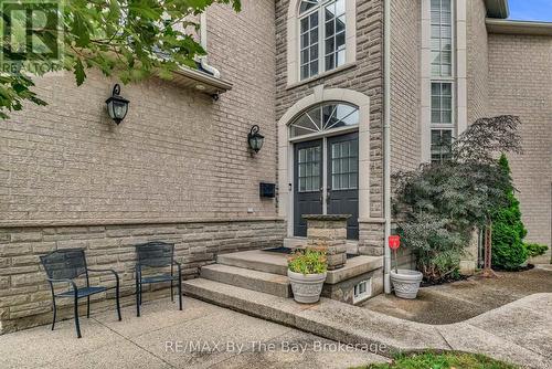 5335 Cosentino Gardens, Mississauga (Hurontario), ON - Outdoor