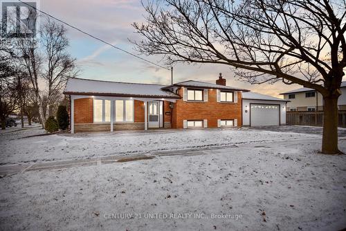 12 Strike Avenue, Clarington (Bowmanville), ON - Outdoor