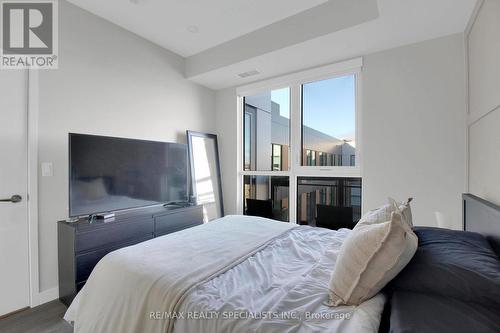 410-150 Sabina Drive, Oakville, ON - Indoor Photo Showing Bedroom