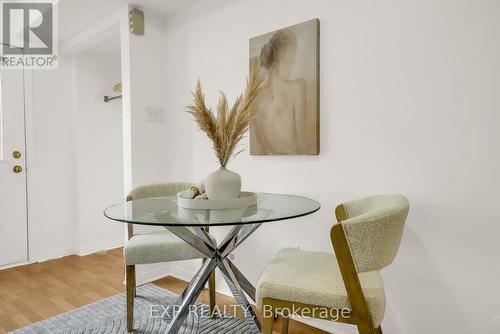 276 - 4975 Southampton Drive, Mississauga, ON - Indoor Photo Showing Dining Room