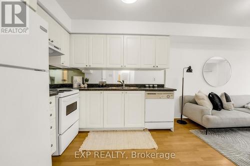 276 - 4975 Southampton Drive, Mississauga, ON - Indoor Photo Showing Kitchen With Double Sink